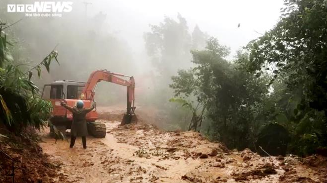 13 people missing in hydropower plant dangerous landslide inaccessible locale